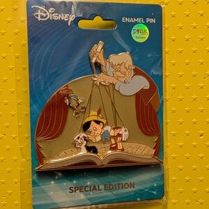 Pink Al A Mode Disney Storybook Pin - Pinocchio LE300